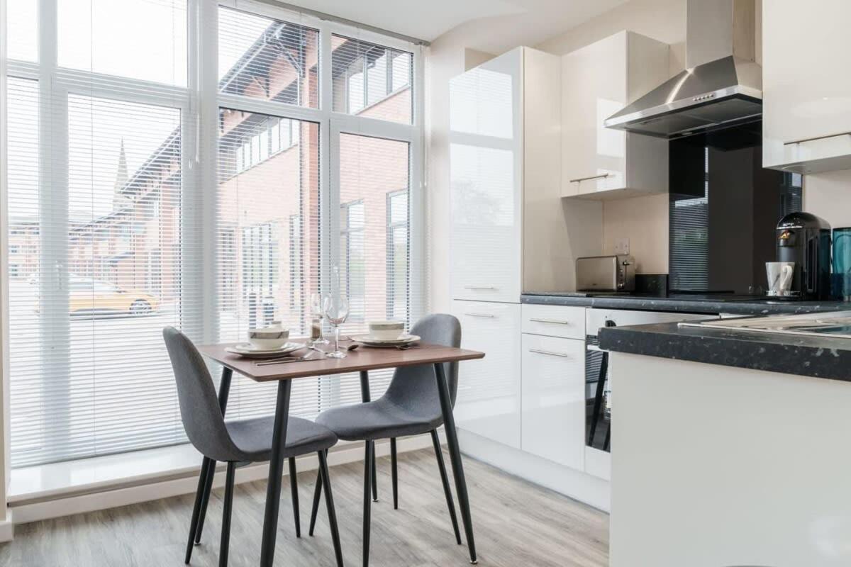 Bright 1 Bed Apartment Manchester - Sleeps 2 Exteriör bild
