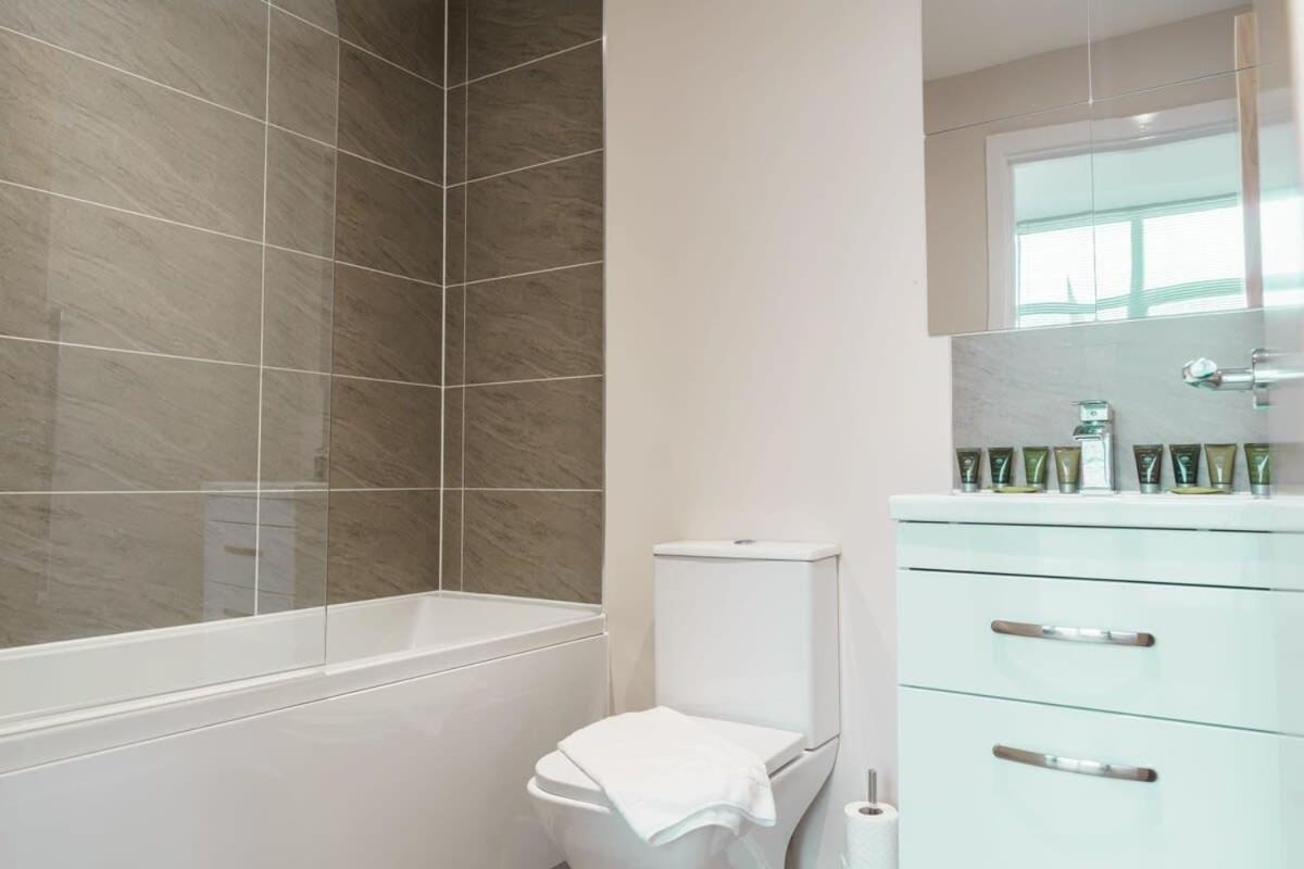 Bright 1 Bed Apartment Manchester - Sleeps 2 Exteriör bild